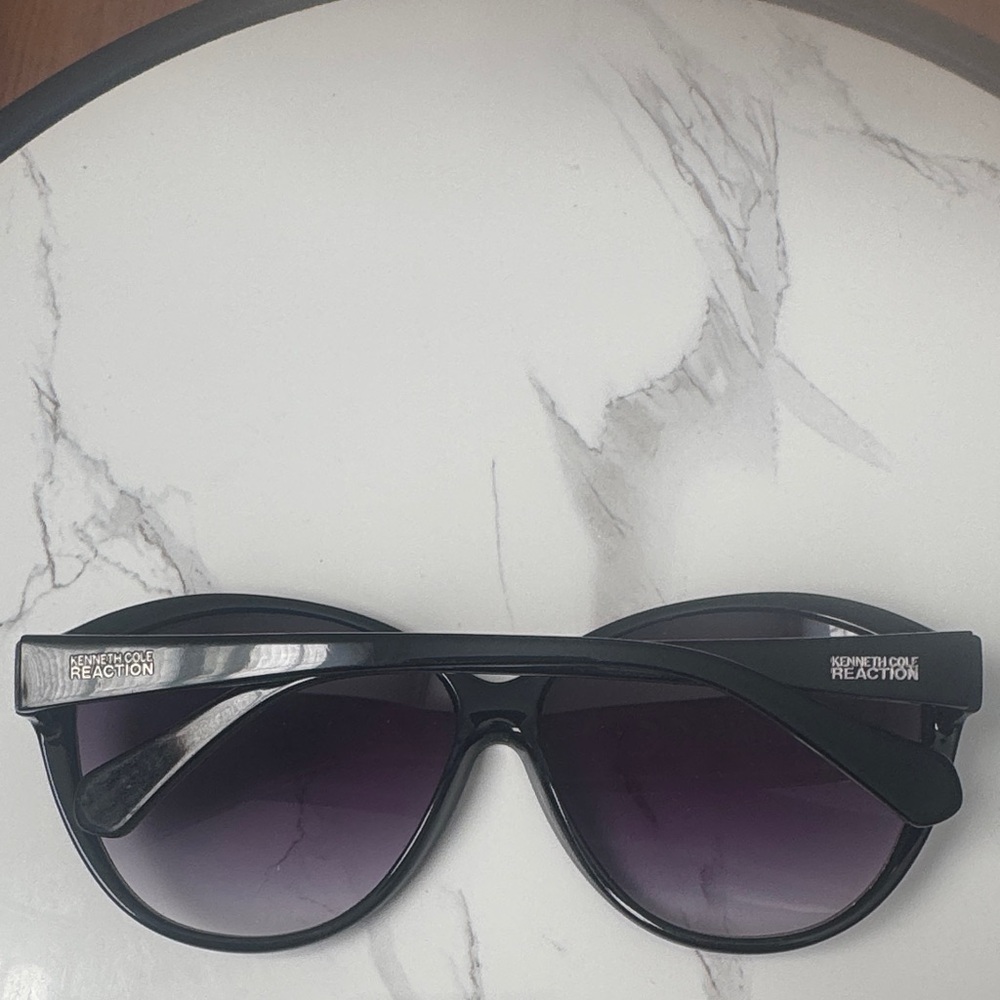 Kenneth Cole Reaction Black and Purple Sunglasses